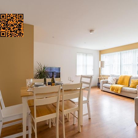 Modern 3 Bedroom Apt Near City Centre Parking Included Belfast Dış mekan fotoğraf