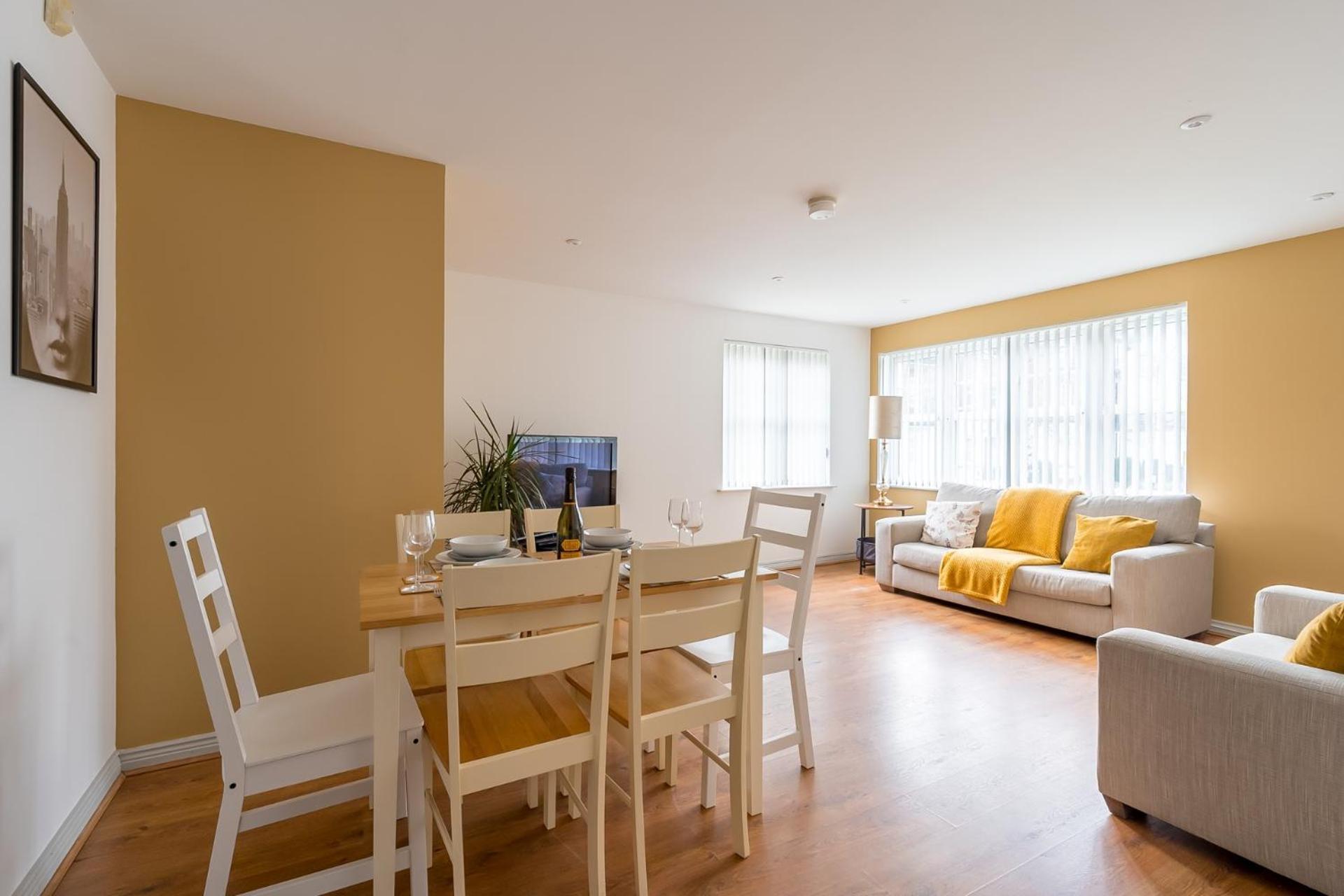 Modern 3 Bedroom Apt Near City Centre Parking Included Belfast Dış mekan fotoğraf